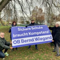 OB-Suspendierung: Verein Hauptsache Halle protestiert bei Haseloff-Besuch in Halle-Neustadt